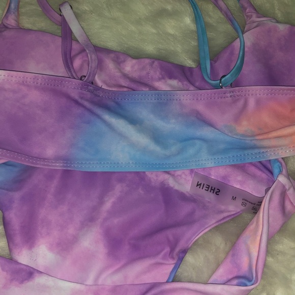 Bathing suits - Picture 7 of 9